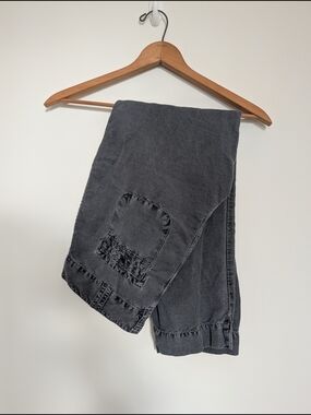 Sundance Gray Label with Teal Embroidery